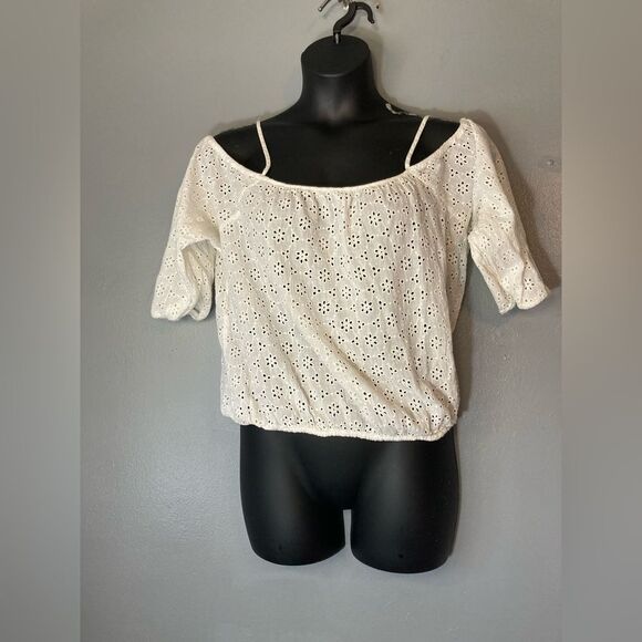 American Eagle Outfitters White open shoulder eyelet Blouse - Picture 1 of 4